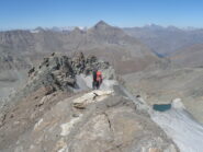 Ci avviamo verso la cresta N della Croce Rossa