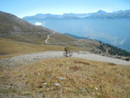 lo sterrato di salita al Colle Basset