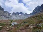 Da sx: col des Ecrins, Barre des Ecrins, Col du Avalanche e Pic Coolidge (dx) visti dal rifugio
