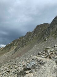 dal passo di Saboulè si vede tutto il profilo dell'itinerario 