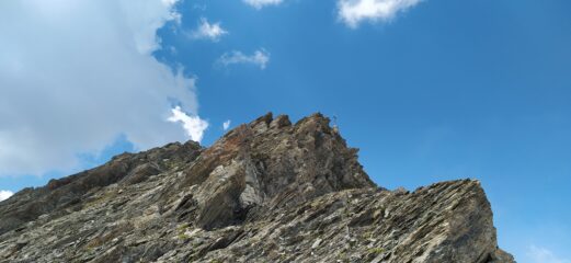 Croce di vetta da poco sopra il Passo della Scodella