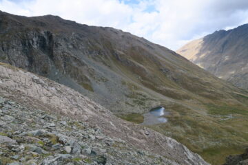 dopo il lungo traverso sono sceso per un  ripido canale al lago Money