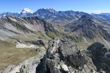 panorama dalla cima del Pain de Sucre con il Grand Combin e Mont Velan sullo sfondo