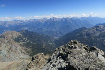 il versante di Champdepraz dalla cima