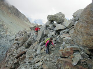 sulla cresta rocciosa
