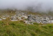 Rudere a lato sentiero a quota 2420 m ca 