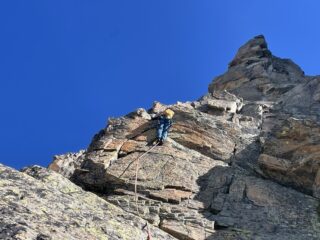 Su L9var: in questo modo poi si è obbligati a salire il gendarme sulla sx