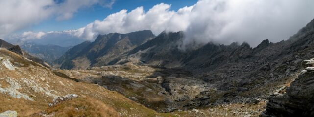 La parte alta del Vallone della Legna, con i Laghetti Gelati 