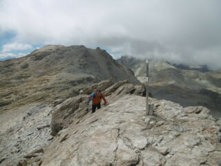 Alessandro sulla punta Ambin.. in lontananza la punta Sommeiller 