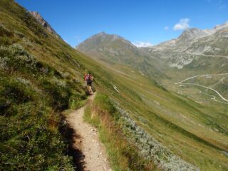 il lungo traverso verso il Passo di San Giacomo