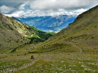 Sentiero abbastanza  ciclabile nella parte alta.