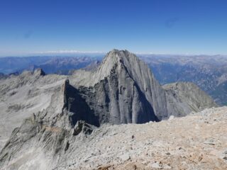 Arrivando in vetta, est e nordest del Badile.