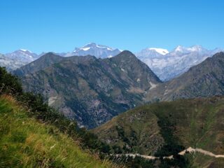 Da poco prima dell'Alpe Cevia il settore tra la Cima di Jazzi e i Mischabel.