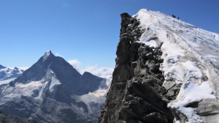 il ghiacciaio da scendere per arrivare all'attacco della cresta