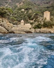 Ritorno in traghetto a Punta Chiappa
