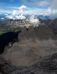 Rifugio Santner e la Croda di Re Laurino.