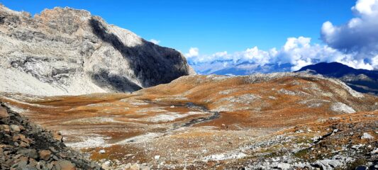 La splendida conca sotto la cima