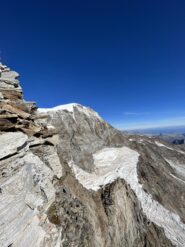 Punta Parrot con sotto il ghiacciaio del Piode dalla cresta del Soldato