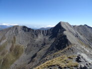 A sx la cresta di salita e al centro la cresta 