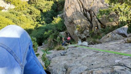 L3, apertura via. Togli il chiodo, metti il chiodo.