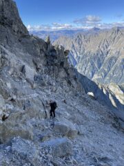 Discesa dalla bocchetta verso La Porta