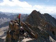 Ultimi passi prima della cima nord, alle spalle la sud