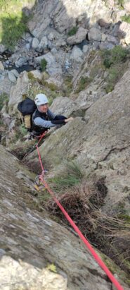 L3 - Il diedrino visto dal pulpito e Rello che lo risale.