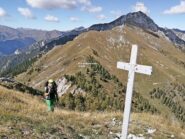 Vetta del P.zo Badile con alle spalle la cresta sud del M.Secco.   