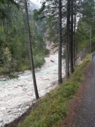 Torrente che fiancheggia il sentiero