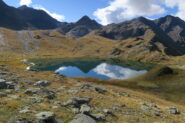il lago da cui si inizia la salita verso il Col du Bastillon, sullo sfondo da sinistra Ponte de Drone, colle e Punta di Fonteinte e Fenetre e Tete de Ferret