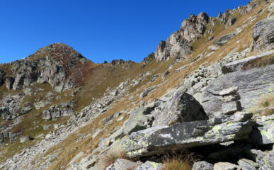 Esile traccia per il colle.