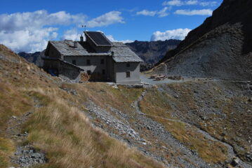 Vista Ospizio dal sentiero per il Corno Valdobbia