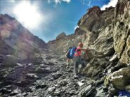 Nel canalino in discesa dalla cima.