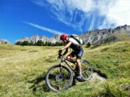 Sui tornantini a metà discesa.