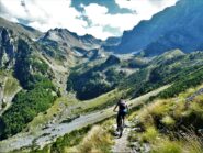 All'inizio del lungo traverso.