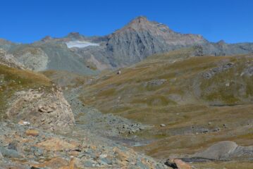 La Ciamarella domina il paesanggio