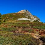 Il tratto sommitale visto da poco oltre l'ultimo fortino.