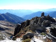 L'ometto di vetta dal punto, di pochissimo, più alto.