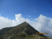 Sullo sfondo Colma di Mombarone