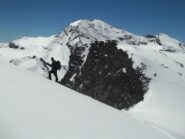 Quasi in punta con sfondo versante nord della Ciamarella ,piccola Ciamarella e cima Piatou