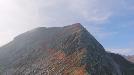 La cengia/canale che facilmente riporta in cresta della Chenessy 