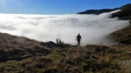 Un fantasma emerge dalle nuvolaglie
