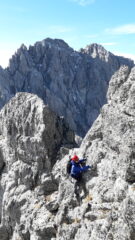 passaggi divertenti in cresta con l'Oronaye sullo sfondo..