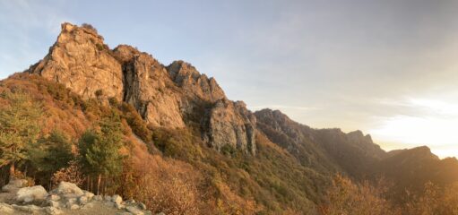 Rocca Sbarua alla luce dell’alba.