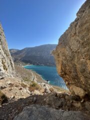 Scorcio di mare dalla falesia