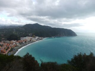 Riva Trigoso e Punta Baffe dal crinale 