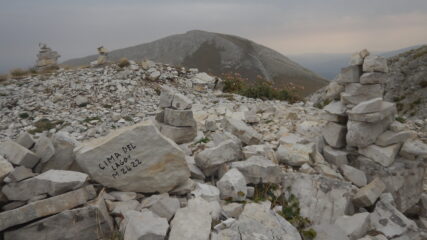 Cima del Lavo e Monte Vettore sullo sfondo