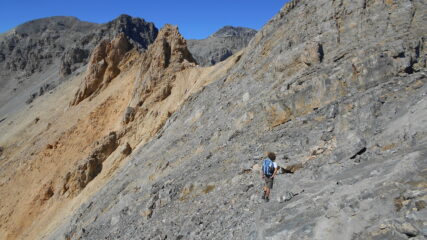 verso il colletto sotto la punta, itinerario in comune con la via normale