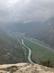 Vista dalla fine della via