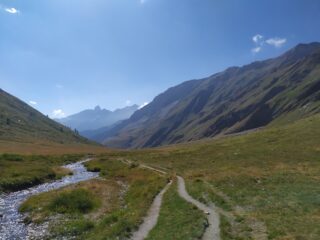 L'ameno pianoro nel Vallone di Soustra